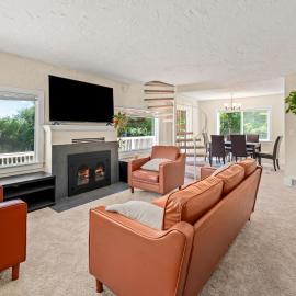 Private 4BR House Free Parking Near Airport &Mall