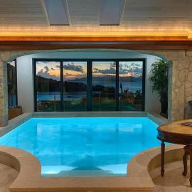 Royal villa at ocean level with incredible views, hotel u gradu 'Cruz Bay'