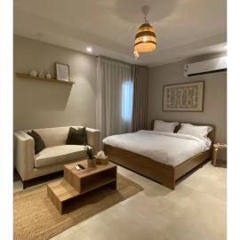 lovely Studio -17 بطابع ريفي بالقرب من ارامكو, hotel a Dhahran