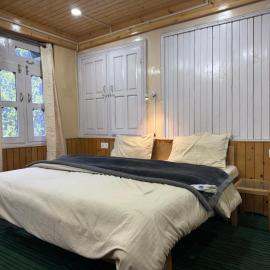 thelostescapesojha: Shoja şehrinde bir otel