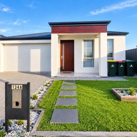 The House of Joy -Glenelg Beach Getaway