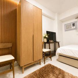HLapuz Suites at Arc Towers Condominium 603