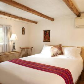 Taos Goji Farm & Eco-Lodge Retreat, Hotel in Arroyo Seco