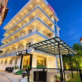 HOTEL LA VISTA RESIDENCY , Laxman Jhula، فندق في ريشيكيش