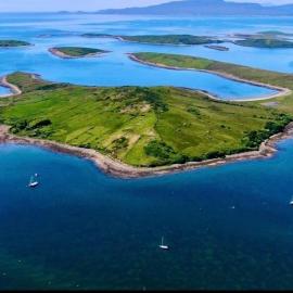 Private Island Lodge Sleeps 22 with Hot Tub
