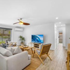 The Seahaven Family Home with Pool Pet Friendly