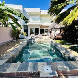 Villa Manga Bé, piscine privée, khách sạn ở Hell-Ville