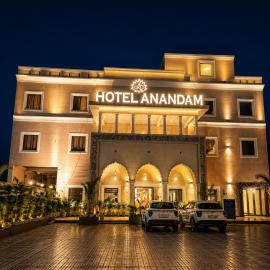 Hotel Anandam, ξενοδοχείο σε Bāzpur