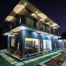 75 East, hotel a Jambur