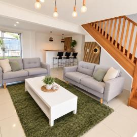 The Redbank Escape - Stylish Home with Private Pool