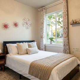 Cozy Private Room in Shared Home with Fast WiFi, hotel u gradu Barli