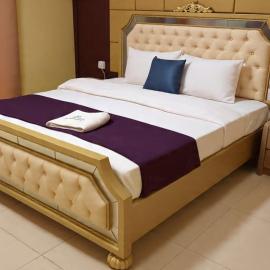 Studio Double Room, hotelli kohteessa Ḩiyāwah