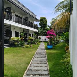 Nicholsons Apartments