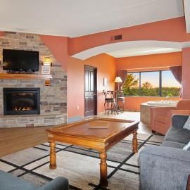 River View Condo - Top Floor - Pools - Pet Friendly!
