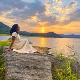 Elee Villa - Waterfront Retreat with Victoria Reservoir & Mountain Views, hotell sihtkohas Teldeniya