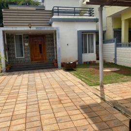 The Cozy Nook Homestay, hotel a Yelagiri