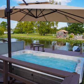 THE CHILL SPOT Lakefront Hot Tub Private Dock