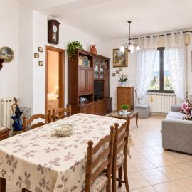 Nini House