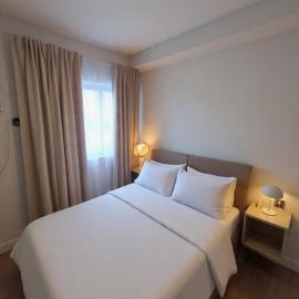 Cozy 1BR Condo in Antara Talisay With Pool SeaView, hotell i Talisay