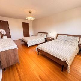 Spacious 2-Bed Room with Private Bathroom, ξενοδοχείο στο Τορόντο