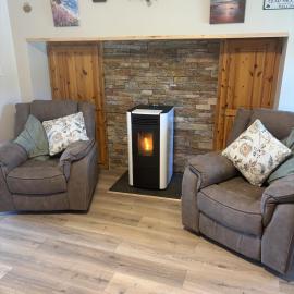 Ceol na Coille Traditional Cottage Kilmihil – hotel w mieście Kilmihil