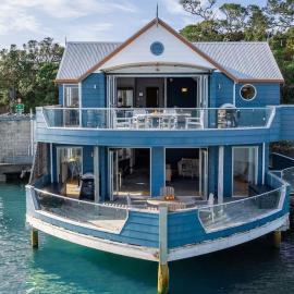 Bay of Islands 2 Bedrooms On The Water-The Landing, Hotel in Opua