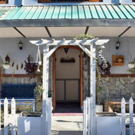 Roots & Rustle homestay