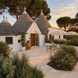 LUNEA Trulli e Suite، فندق في ألبيروبيلو