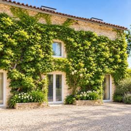 Gîte de charme - 3 chambres, 5 lits - de 4 à 7 personnes, hotel Avantonban