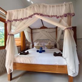 Buda's Homestay Lemukih, מלון בPabean Buleleng