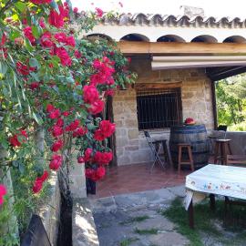 Casas Rural el Reñal Chelva: Ahillas şehrinde bir otel