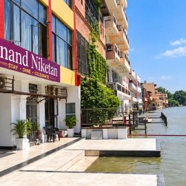 Hotel Anand Niketan