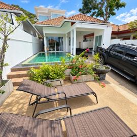 Golden Hour Villa Private Pool & Billiards, hotel u gradu 'Plai Laem'