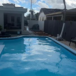 Casita con piscina a 5 min de aeropuerto de Miami