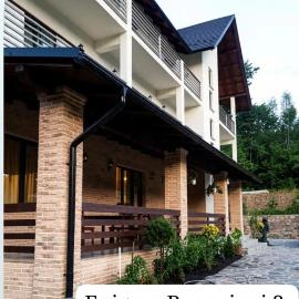 Enigma Bucovinei 2 – hotel w mieście Suczawica