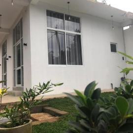 CoCo-Work Tangalle - Rooms & Coworking، فندق في تانجالي