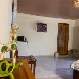 Chambre assinie, hótel í Assinie