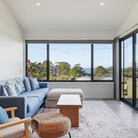 Coastal 2BR Escape, Steps to Beach, Dining and Bar – hotel w mieście Eaglehawk Neck