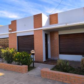 Departamento cerca de la Basilica de Luján 1, hotel in Luján