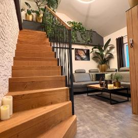 JUNGLE Wellness Apartment, מלון בTrzin