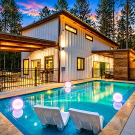 Aqua Pines Luxury Retreat - Pool, Sauna, Hot Tub, Fishing Pond and Theater
