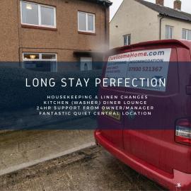 Free Parking, Ideal for long term contractor, etc stays, Fast WIFI, 3 miles 7 mins drive to Nissan, 15 mins to Sunderland Newcastle, Regular Housekeeping Options - Dwellcome Home Ltd 3 DOUBLE Bedroom House Boldon - see our site for assurance، فندق في Boldon