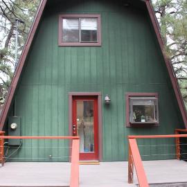 Cozy Alpine A-Frame、フラッグスタッフのホテル