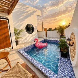 Villa With Private Pool, Damar Ningrum 9, hotel u gradu Tutugan