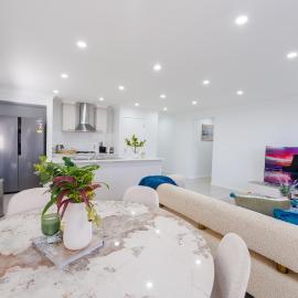 Bright and Stylish 4BR Guesthouse walk to Shops