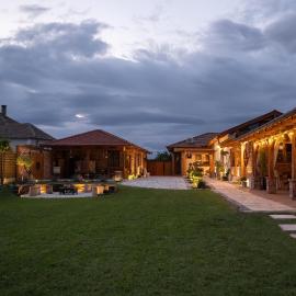 Rakomház Vendégház és Rendezvényterem, hotel a Rakamaz