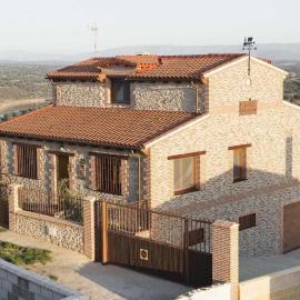 Casa rural & SPA Mirador Covatilla, Hotel in Guijo de Ávila