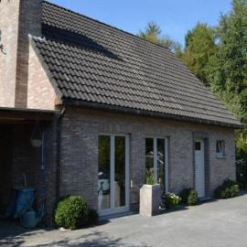 Stropershuisje, hotel in Stekene