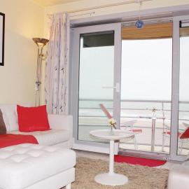 Apartment "Zeezicht"، فندق في أوستند