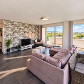 Highrise Horizon Penthouse